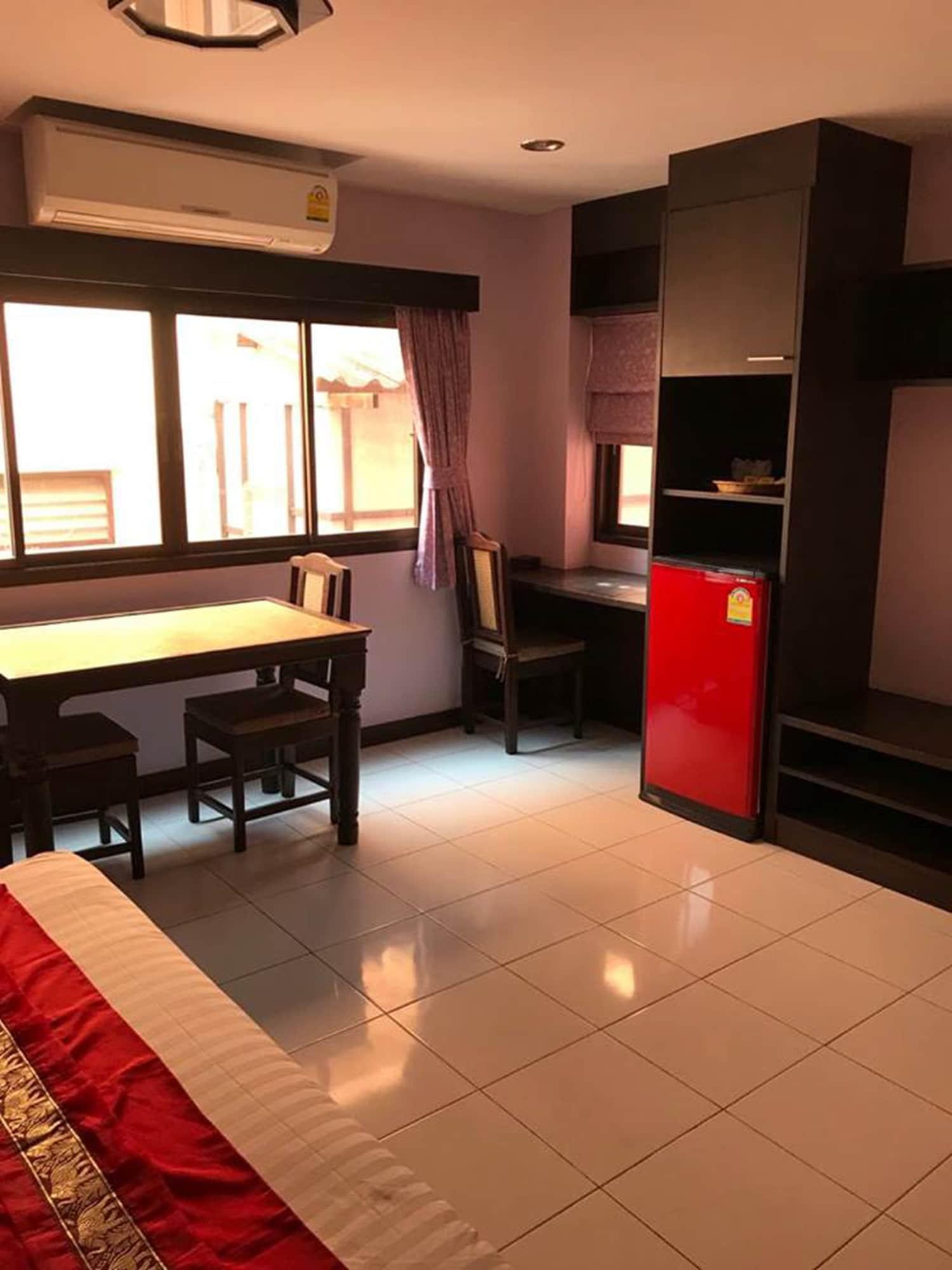 ซิป เลาจน์ แอนด์ อพาร์ตเมนต์ Hotel Pattaya ภายนอก รูปภาพ