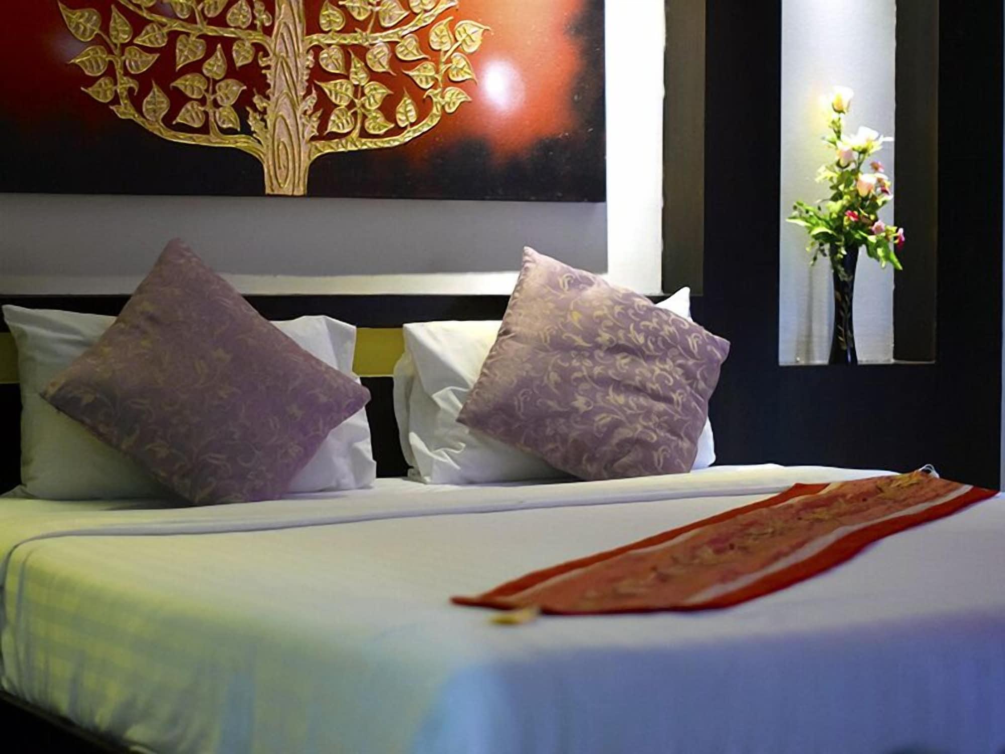 ซิป เลาจน์ แอนด์ อพาร์ตเมนต์ Hotel Pattaya ภายนอก รูปภาพ
