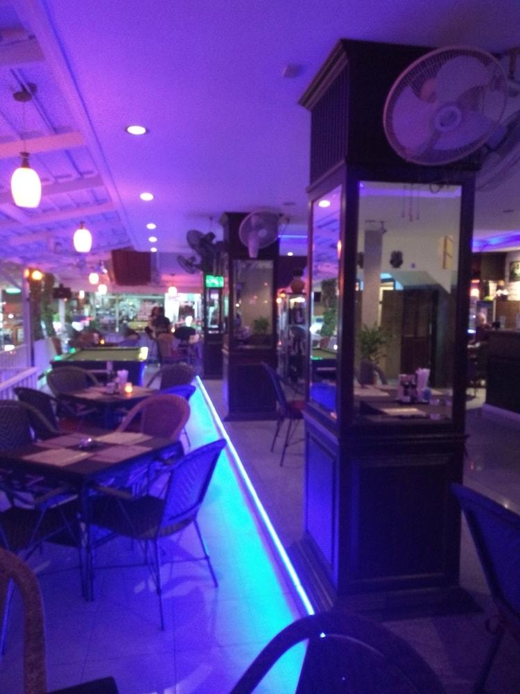 ซิป เลาจน์ แอนด์ อพาร์ตเมนต์ Hotel Pattaya ภายนอก รูปภาพ