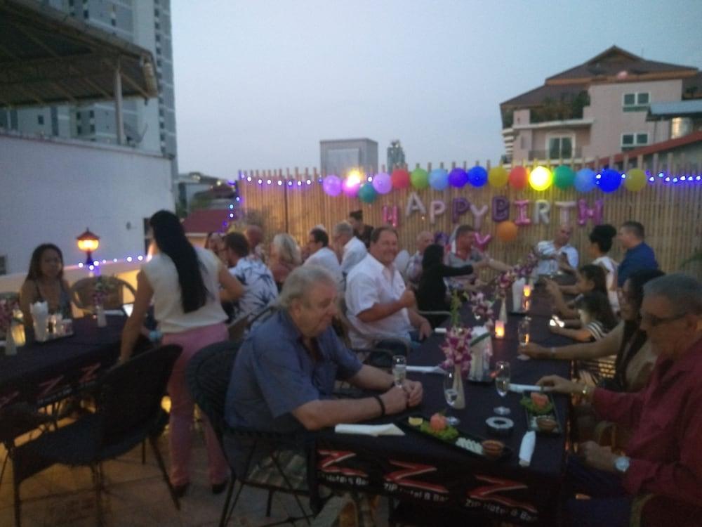 ซิป เลาจน์ แอนด์ อพาร์ตเมนต์ Hotel Pattaya ภายนอก รูปภาพ
